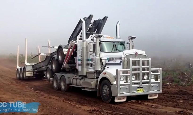 Amazing Trucks Driving Skills - Awesome Semi Trucks Drivers - Extreme Lorry Drivers WIN #7