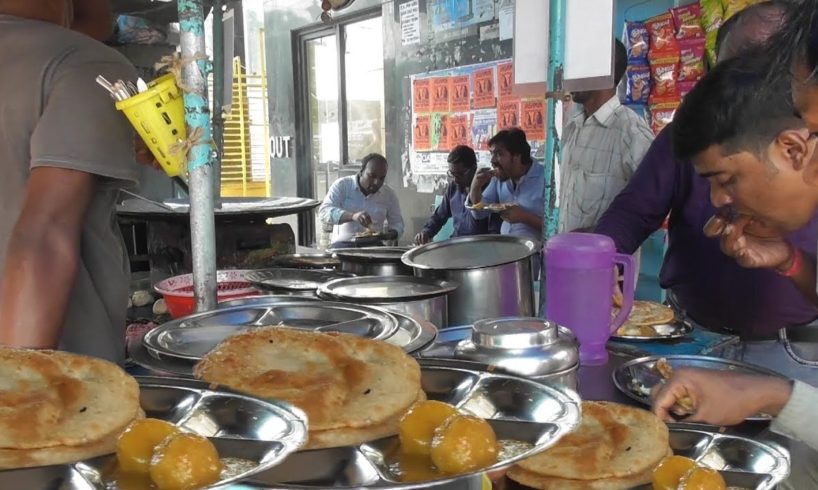 2 Piece Paratha with 2 Piece Alur Dum Only 20 rs Per Plate | Street Food Kolkata Exide More