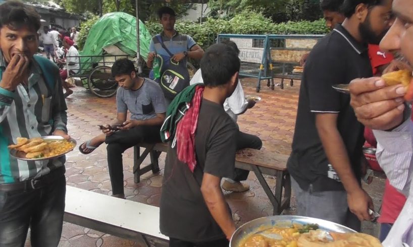 5 Kachori with Ghugni Only 20 Rs | Kolkata Dharmatala Bus Stand