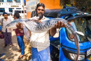 Amazing Sri Lankan Food - ARMY SPECIAL FORCES in Batticaloa, Sri Lanka!