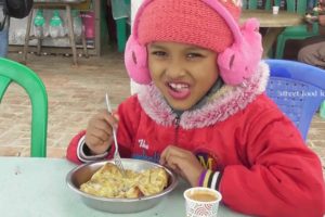 Baby Eating Omelette Toast & Tea at Bakkhali Sea Beach West Bengal | Street Food Loves You