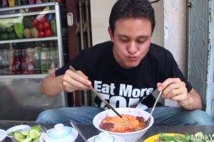 Bun Rieu - An Incredibly Delicious Bowl of Crab Noodles in Vietnam