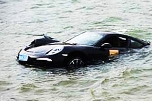 CARS in WATER - WORLD'S MOST STUPID DRIVERS