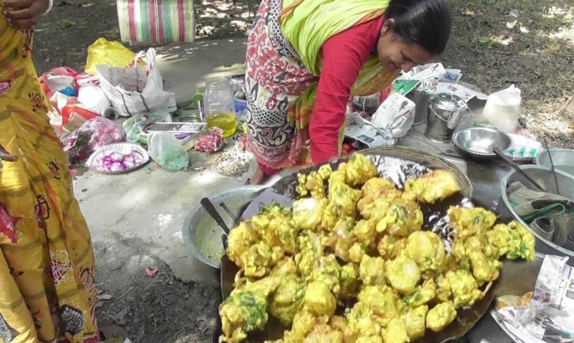 Chicken Pakora (Snacks) Preparation in a Picnic Environment | Full Recipe | Street Food Loves You