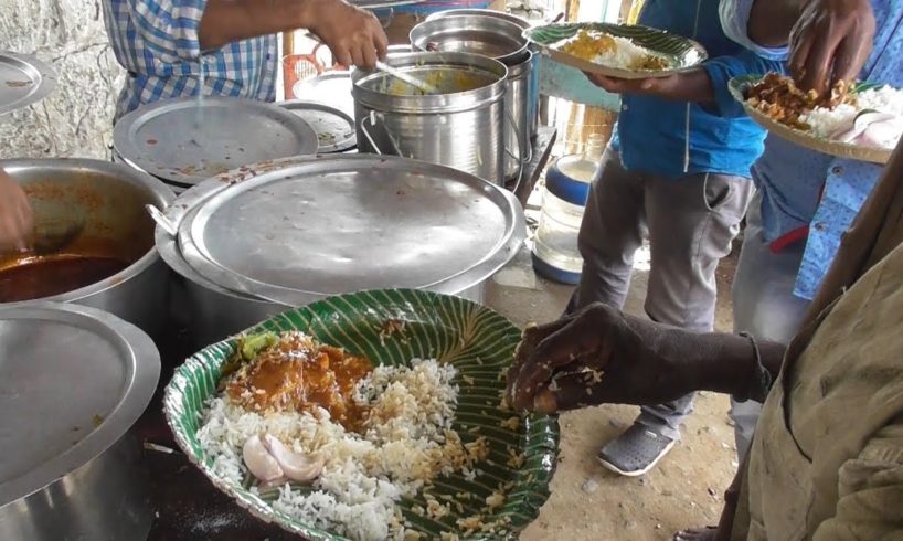 Common People Enjoying - Cheap & Best Roadside Food In Hyderabad