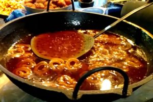 Garma Garam Street Food In Kolkata - JALEBI Making In Trade Fair Indian Street Food