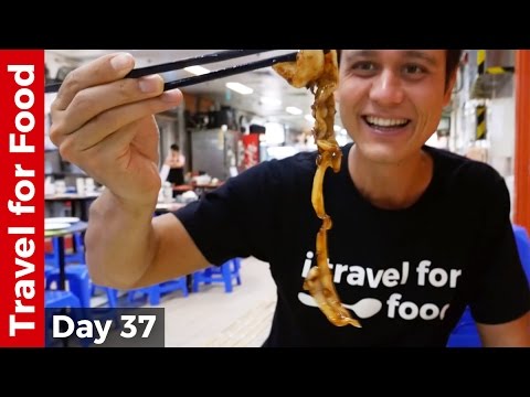 Hong Kong Food Tour - Breakfast, Bamboo Noodles Won Ton, and Chinese Dai Pai Dong Feast!