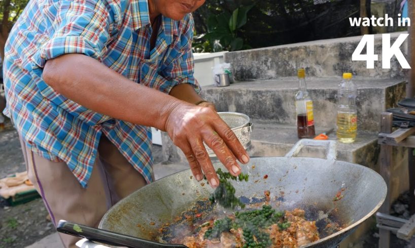 How to Make Thai Chili Frog (ผัดเผ็ดกบ) — Delicious Village Thai Food Eating!