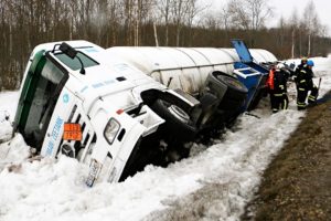 IDIOT Drivers, Ultimate Worst Drivers Fails February 2017, Extreme Driving Fails & Road Rage #537