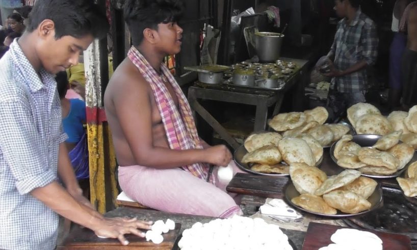 Indian Street Food | Food Lovers are Crazy to Eat Kachori (Garam Puri ) | Kolkata Street Food