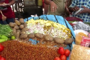 Indian Street Food | Hot Sour Chana Masala | Street Food Of Kolkata - Awesome Street Chaat for All