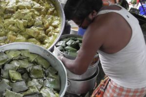 Indian Street Food at Marriage Ceremony - Bhetki Paturi (Barramundi Fish) Preparation | Bengali Food