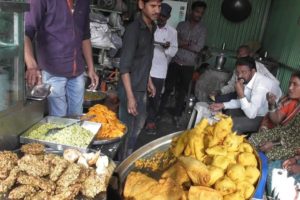 It's a Breakfast Time in Maharashtra - (Poha/Samosa/Moong vada) - Street Food India