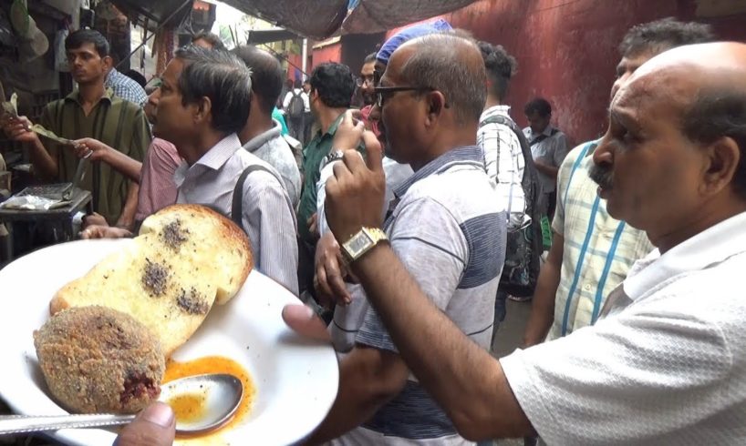 Kolkata People Enjoing Food at Famous Chitto Babur Dokan