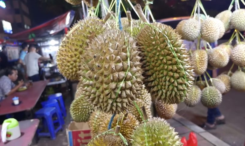 Nasi Goreng and Durian: Indonesian Street Food Tour at Mangga Besar, Jakarta, Indonesia!