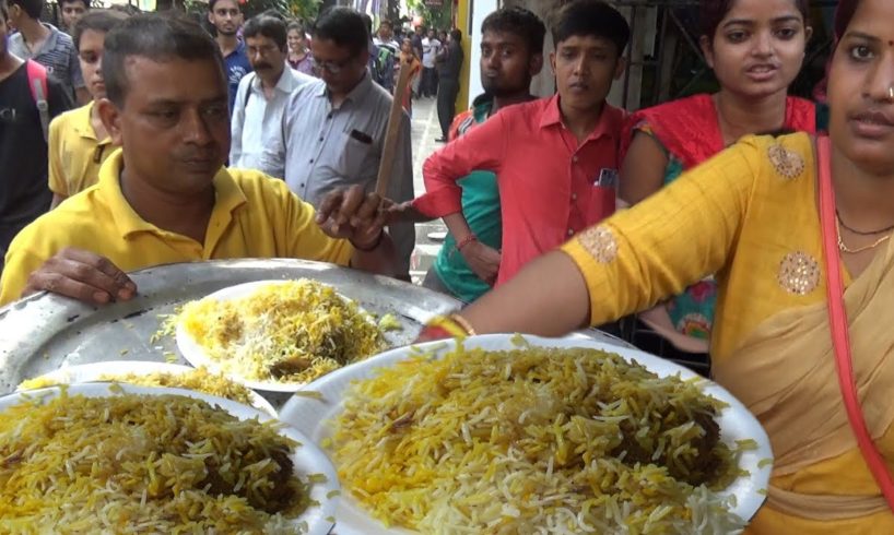 Over Thousands of People Eating Chicken & Mutton Biryani | Durga Puja 2018 Deshapriya Park Kolkata