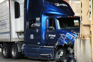 Semi Trucks Failure - Heavy Equipment Crash - Truck without brakes