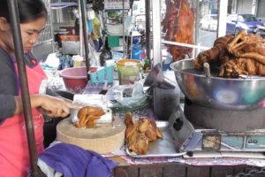 Thai People Love to Eat Grilled Leg Pork & Leg Duck | Bangkok Street Food