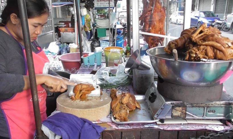Thai People Love to Eat Grilled Leg Pork & Leg Duck | Bangkok Street Food