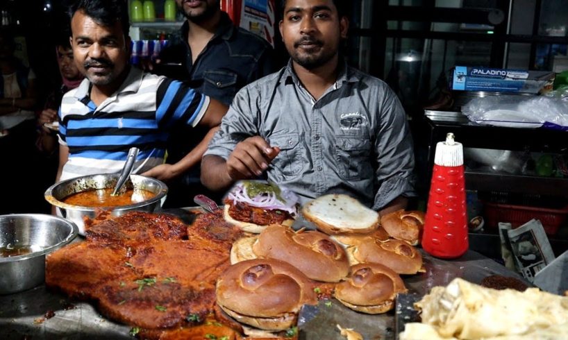 World Cheapest Indian Veg Burger Only 20 rs ( $ 0.29 ) - Lucknow Street Food Loves You