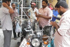 World's Cheapest Street Food - Your Stomach will be filled at 10 rs ($0.14) Only - Motorcycle Vendor