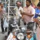World's Cheapest Street Food - Your Stomach will be filled at 10 rs ($0.14) Only - Motorcycle Vendor