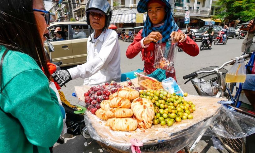 Cambodia Street Food - Authentic KHMER CURRY FEAST and Vietnamese Pho in Phnom Penh!