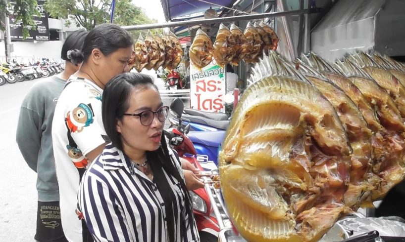 Cat Fish Masala Chat - People Enjoying Thai Street Food