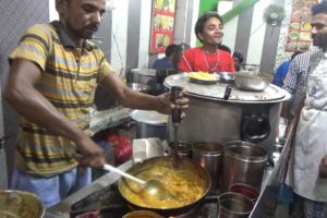 Guru Nanak Vaishno Dhaba - Pure Punjabi Food - Street Food Amritsar