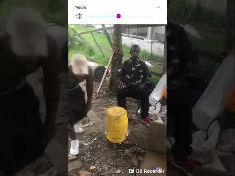 Heated argument turns into crazy hood fight