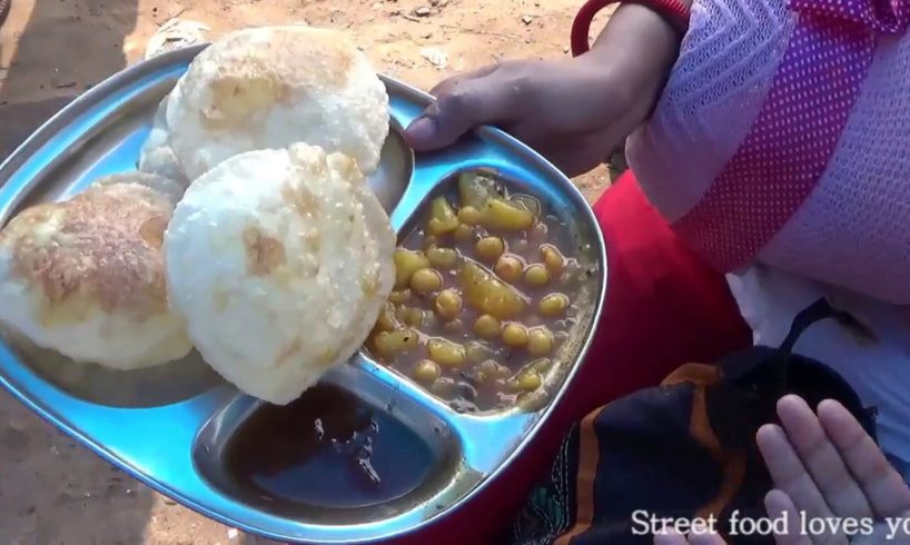 How to make Dal Kachori / Luchi / Puri in Indian Street - Street food loves you