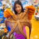 Korean Seafood Breakfast - BIG OCTOPUS + Extreme SQUIRTING Seafood in Seoul, South Korea!