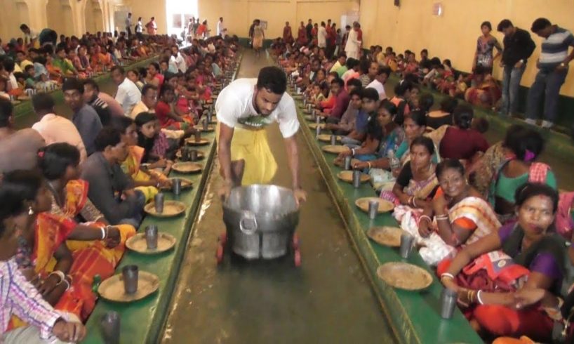 Lakhs of People Eating Bhog in The Occasion of Lord Krishna Birthday | ISKON Temple Mayapur