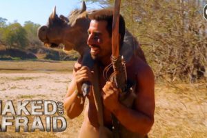 Matt Hunts Down a Warthog | Naked and Afraid