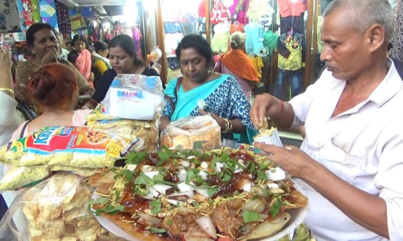 People Enjoying Shopping with Papri Chaat & Jhal Muri | Street Food Kolkata Gariahat More