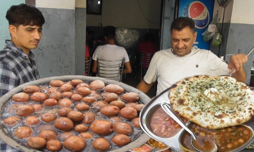 RK Amritsari Kulcha @ 40 rs & Tawa Parantha @ 35 rs | Breakfast Lunch - Dinner