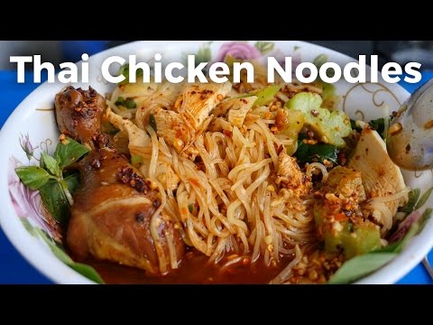 Thai Chicken Noodles (ก๋วยเตี๋ยวไก่) - Thai Street Food Bicycle in Bangkok!