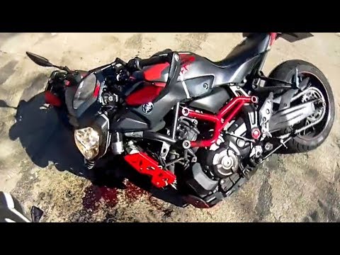 CRAZY & SCARY MOTORCYCLE CRASHES 2018