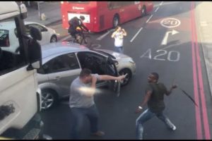 Extreme Road Rage Ends Up In Massive Fight! (Extreme Near Death)Caught On Camera!