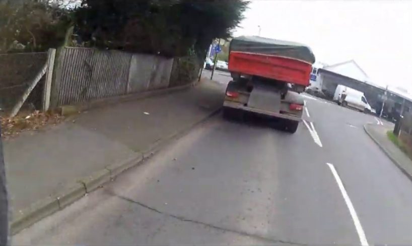 HGV near death pass on cyclist [w and s recycling]