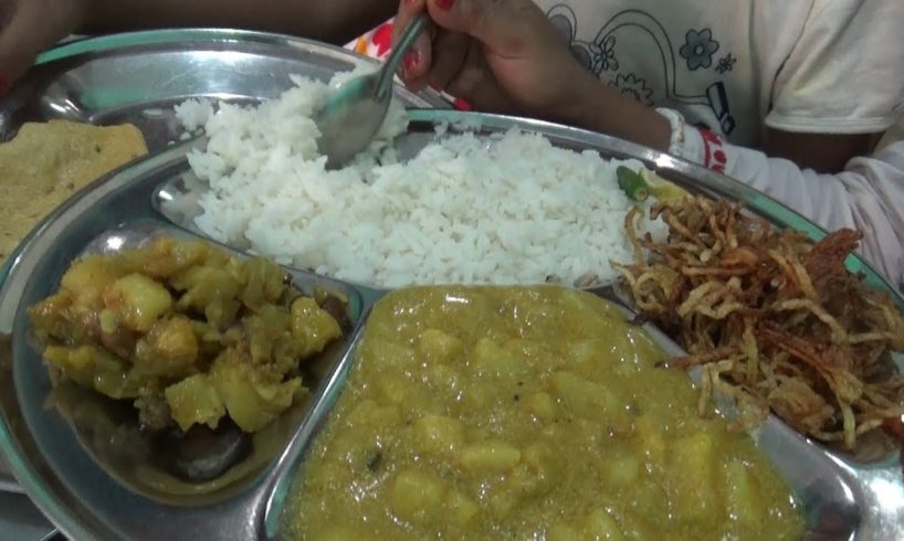 Bengali Mach Vat ( Fish Rice ) in Varanasi | Street Food India Uttar Pradesh