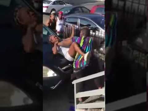 Crazy Hood fight girl takes beer bottle to the head (WARNING GRAPHIC +18)