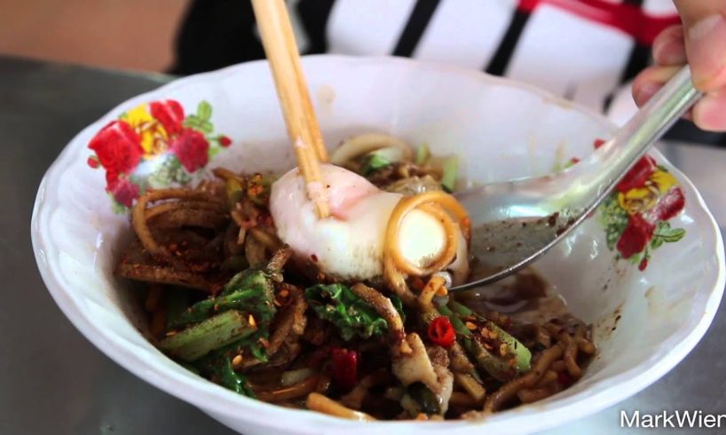 Hokkien Fried Noodles in Phuket at Lock Tien (ลกเที้ยน) Restaurant