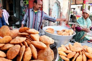 It's a Breakfast Time in Lucknow - Rice / Kachori / Puri / Vada (2 Piece ) @ 20 rs