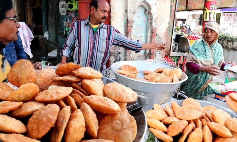 It's a Breakfast Time in Lucknow - Rice / Kachori / Puri / Vada (2 Piece ) @ 20 rs