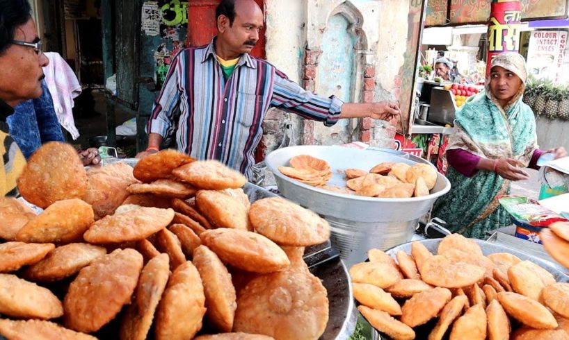 it-s-a-breakfast-time-in-lucknow-rice-kachori-puri-vada-2
