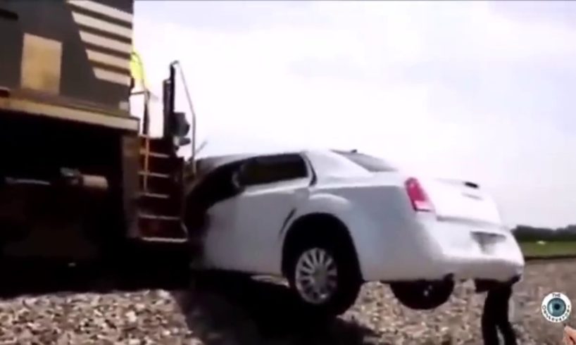 NEAR DEATH COMPILATION | TRAIN CRASHES |