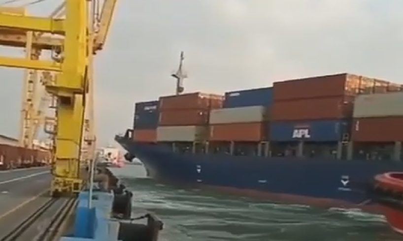 Total IDIOTS at Ships - Ship Fail Compilation Commentary
