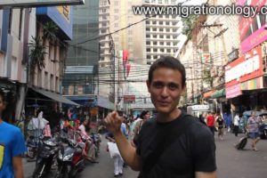 Pratunam Market - Tour of Bangkok's Crazy Shopping District