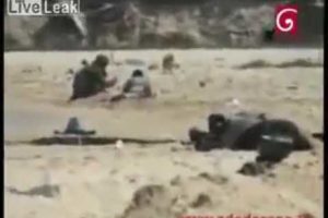 Sri Lankan Army fighting against LTTE face to face on open field (Near death captured from camera)